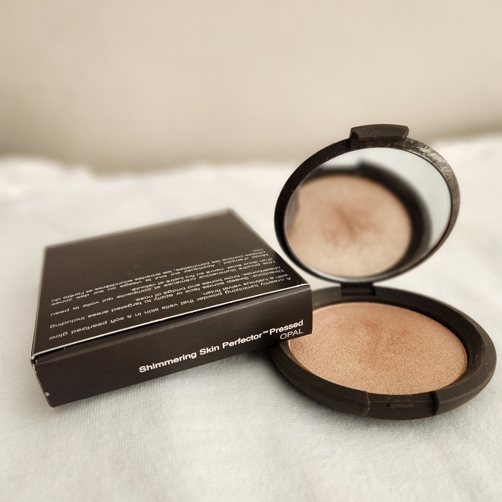 BECCA Shimmering Skin Prefector Highlighter  - Opal